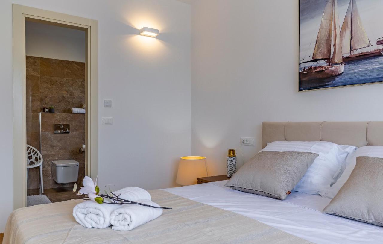Paradiso Luxury Apartment, Ρόβινι Εξωτερικό φωτογραφία